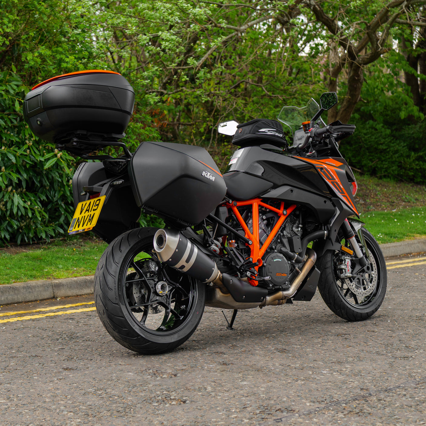 KTM 1290 SUPERDUKE GT + £1000 CASH