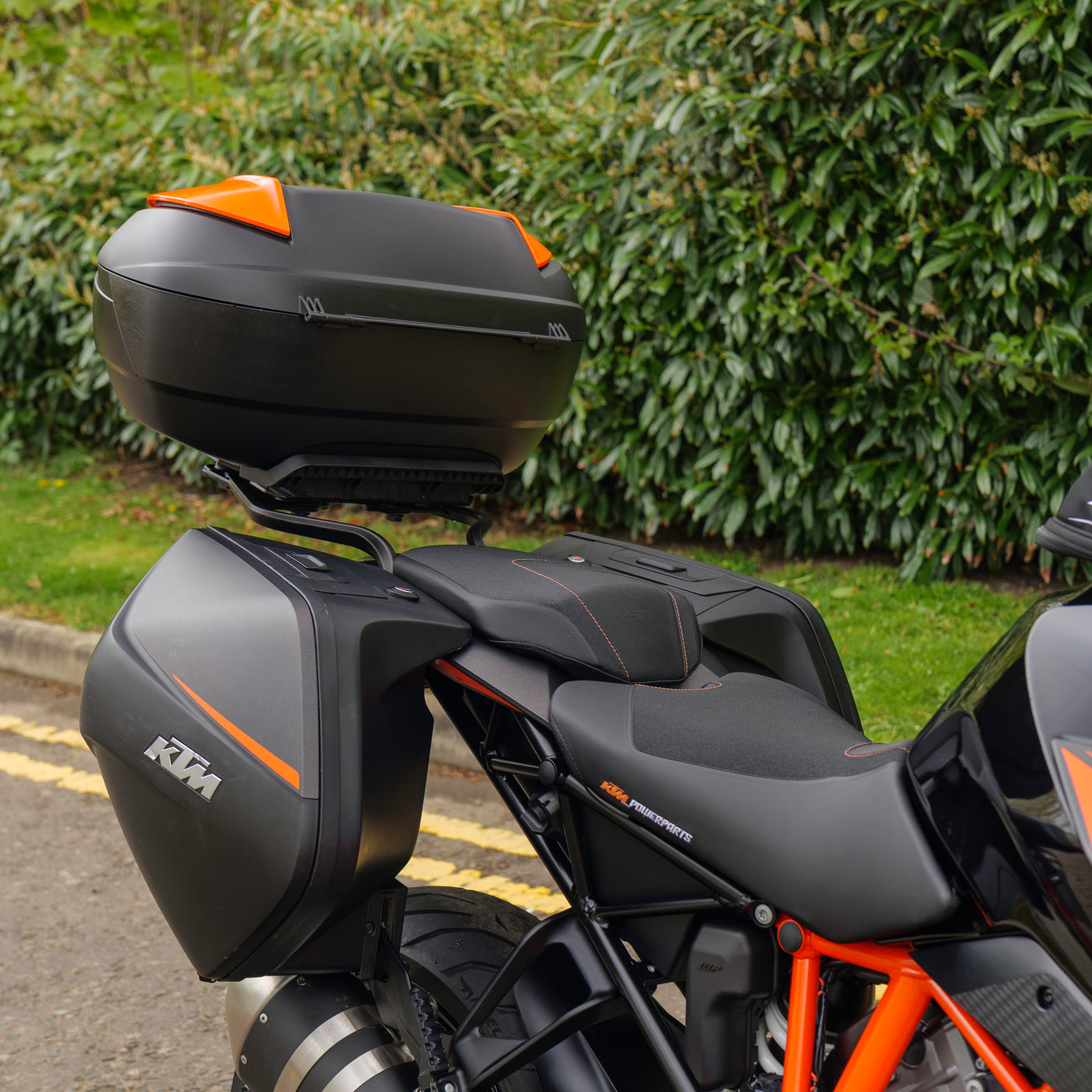 KTM 1290 SUPERDUKE GT + £1000 CASH