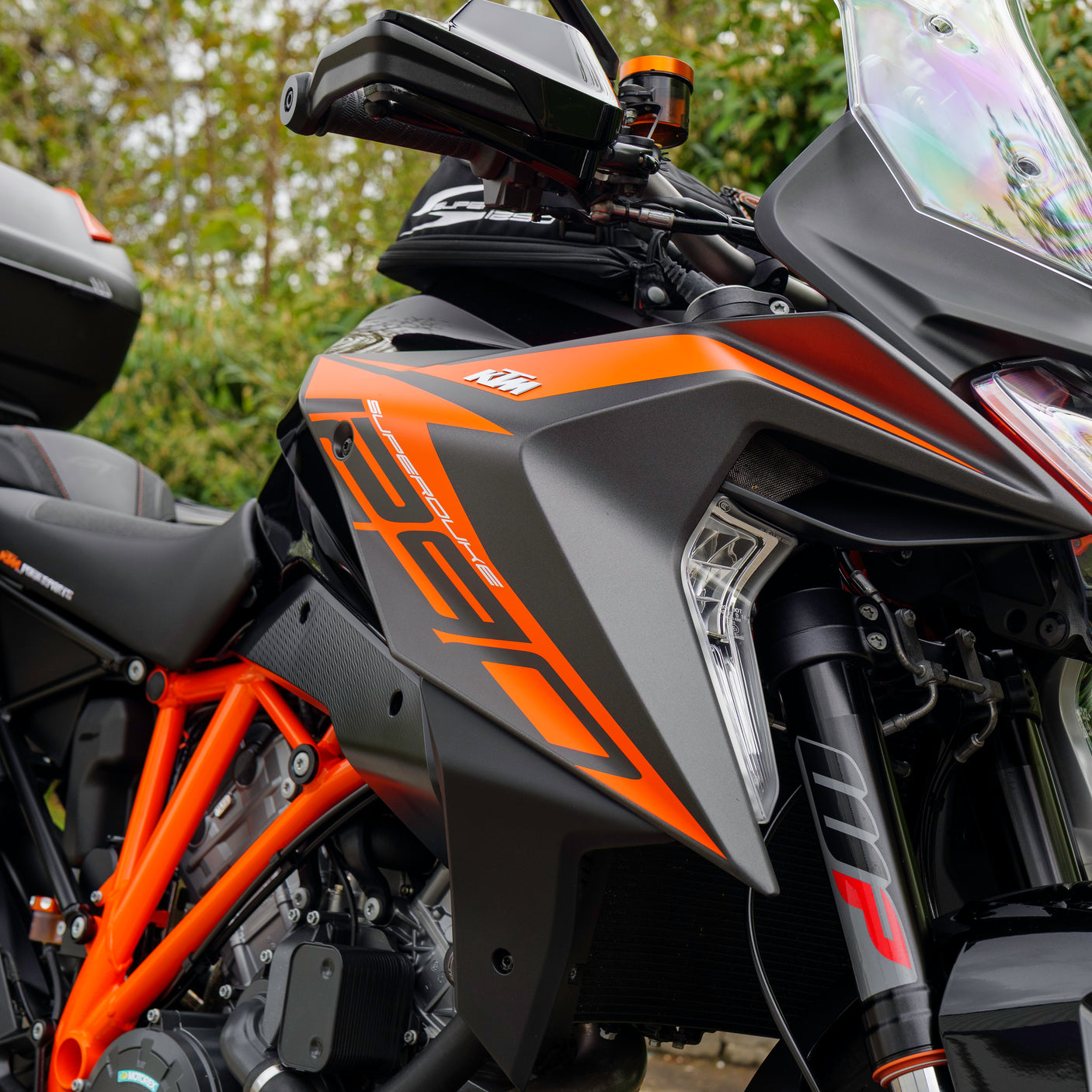 KTM 1290 SUPERDUKE GT + £1000 CASH