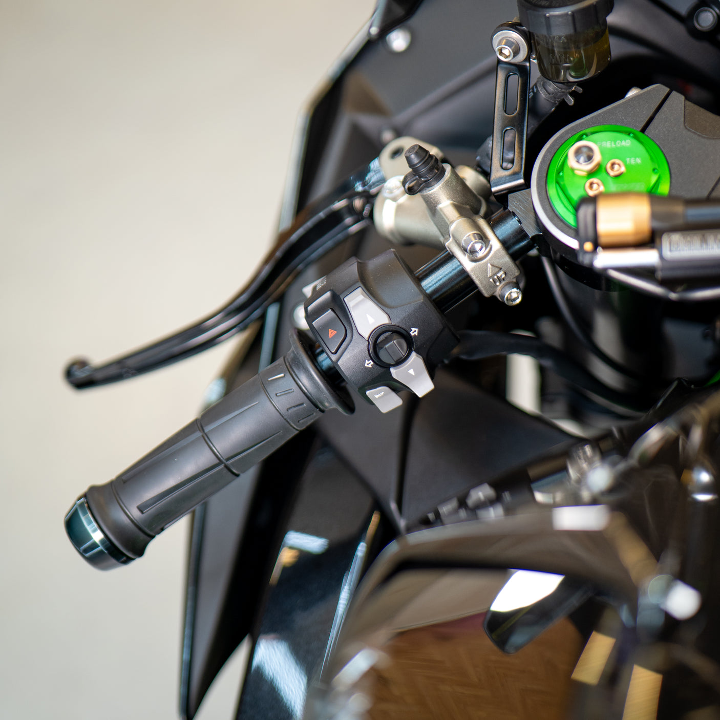 Supercharged Kawasaki H2 + £2000 cash