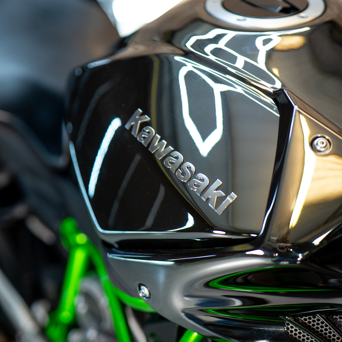 Supercharged Kawasaki H2 + £2000 cash