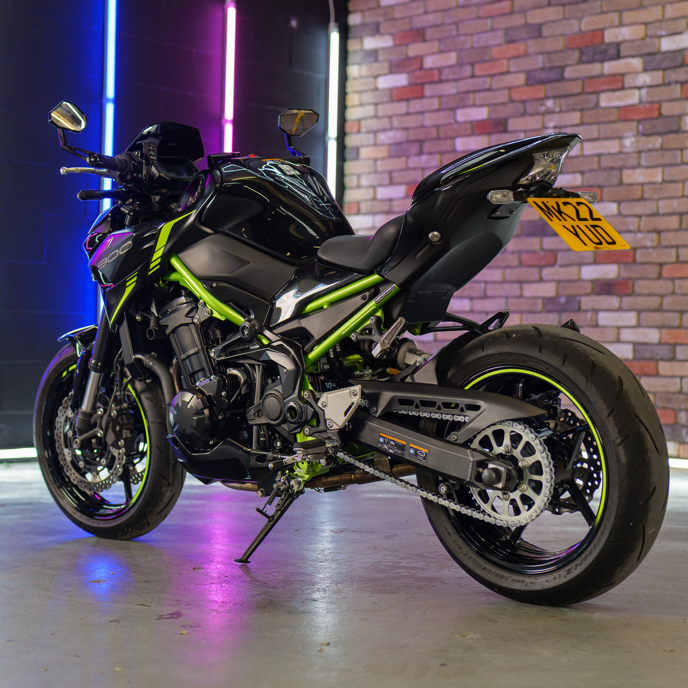 FAST FRIDAY: INSANE KAWASAKI Z900 + £1000
