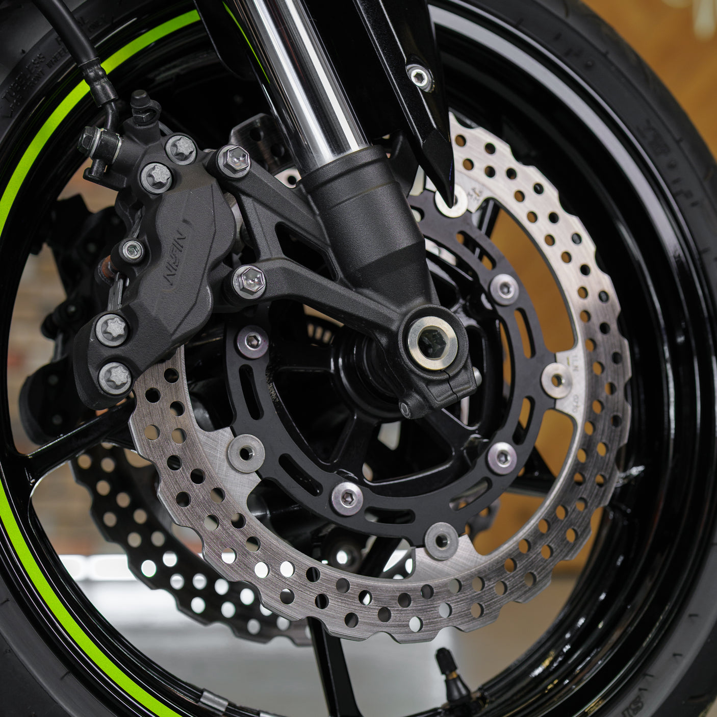 FAST FRIDAY: INSANE KAWASAKI Z900 + £1000