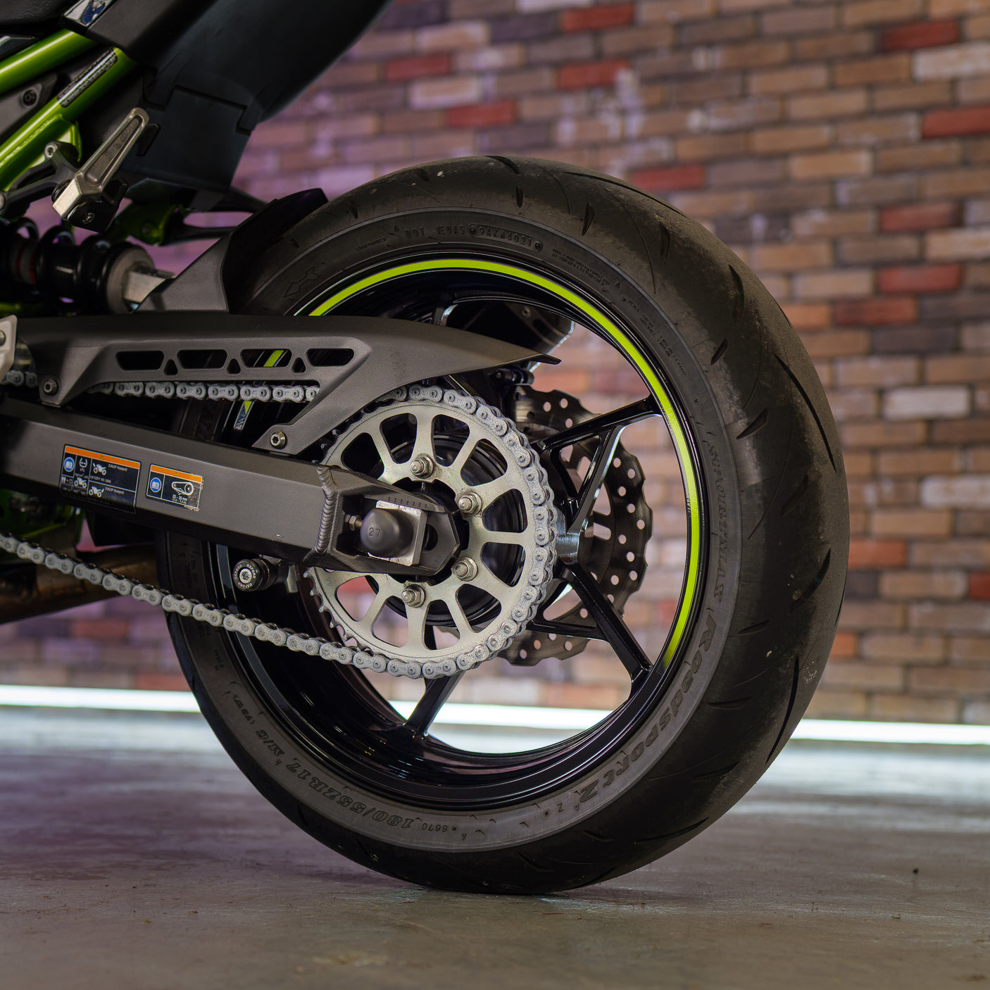 FAST FRIDAY: INSANE KAWASAKI Z900 + £1000