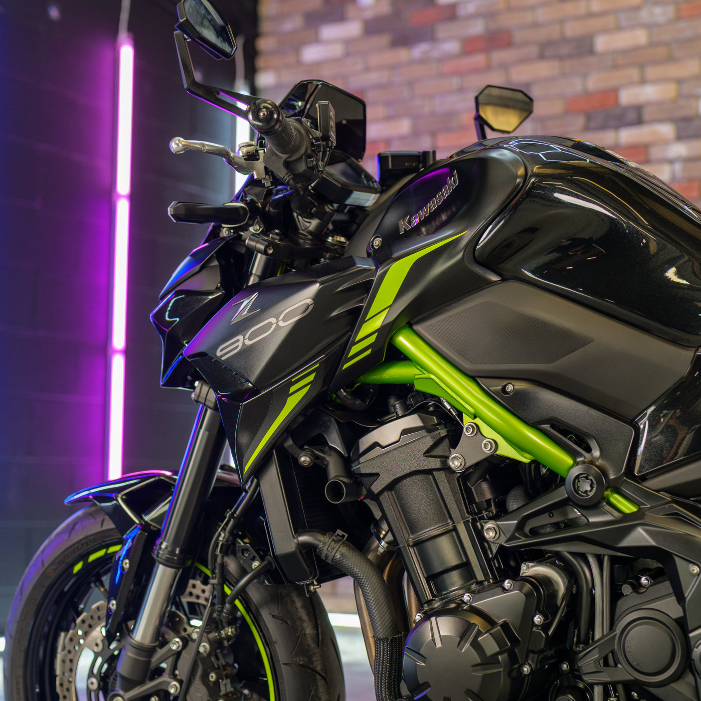 FAST FRIDAY: INSANE KAWASAKI Z900 + £1000