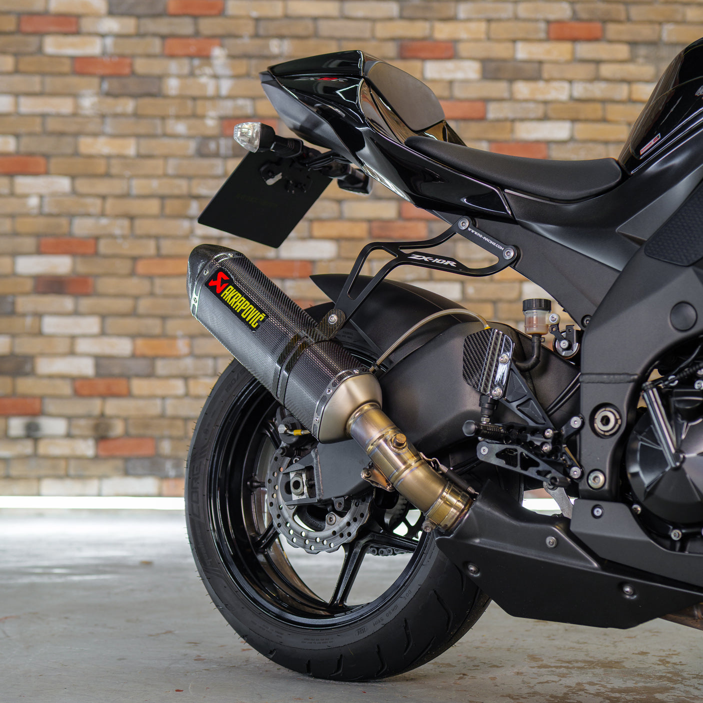 FAST FRIDAY: INSANE KAWASAKI ZX-10R