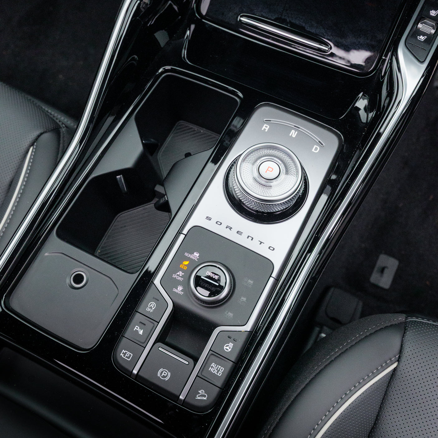 BRAND NEW Automatic 7 seat Kia Sorento 4