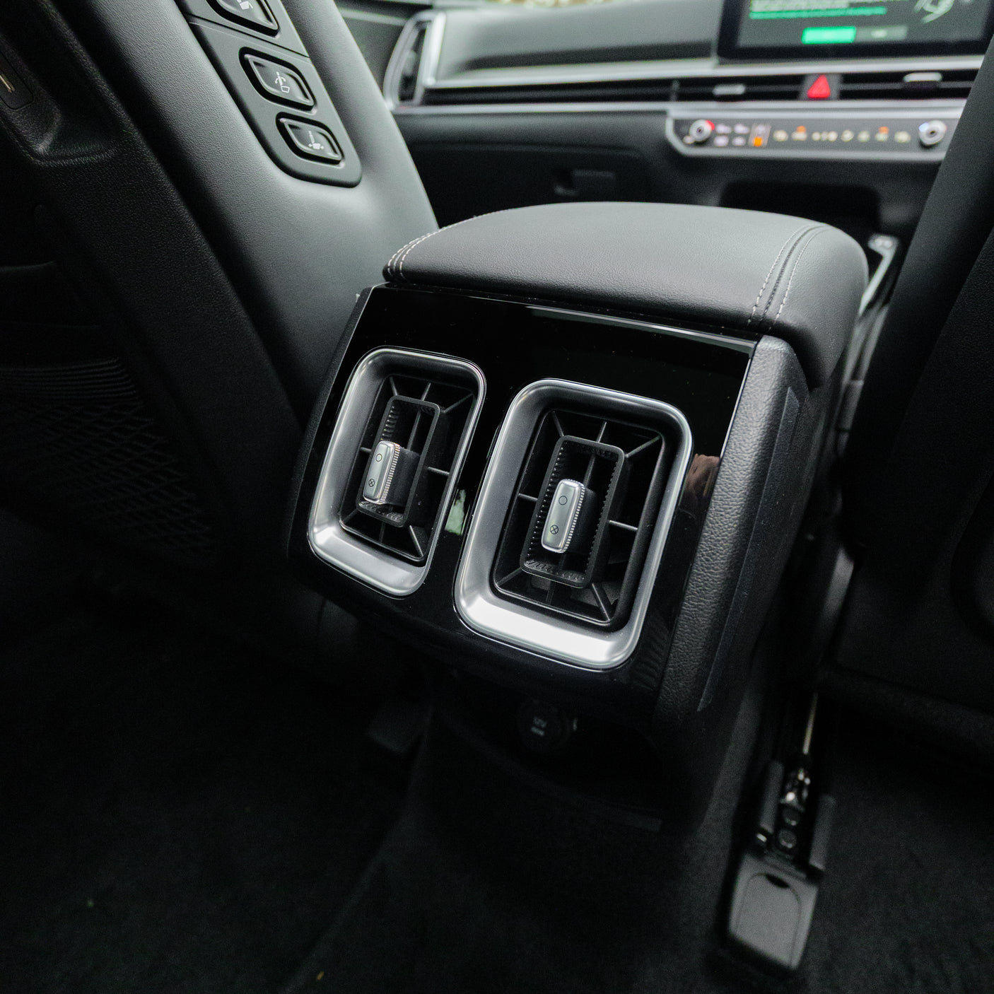 BRAND NEW Automatic 7 seat Kia Sorento 4