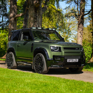 2025 Automatic Obsidian Land Rover Defender 90