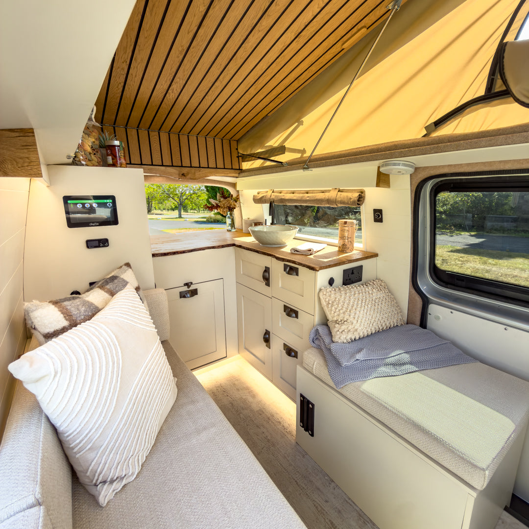 Lucy: Automatic Off-Grid 4 berth Campervan