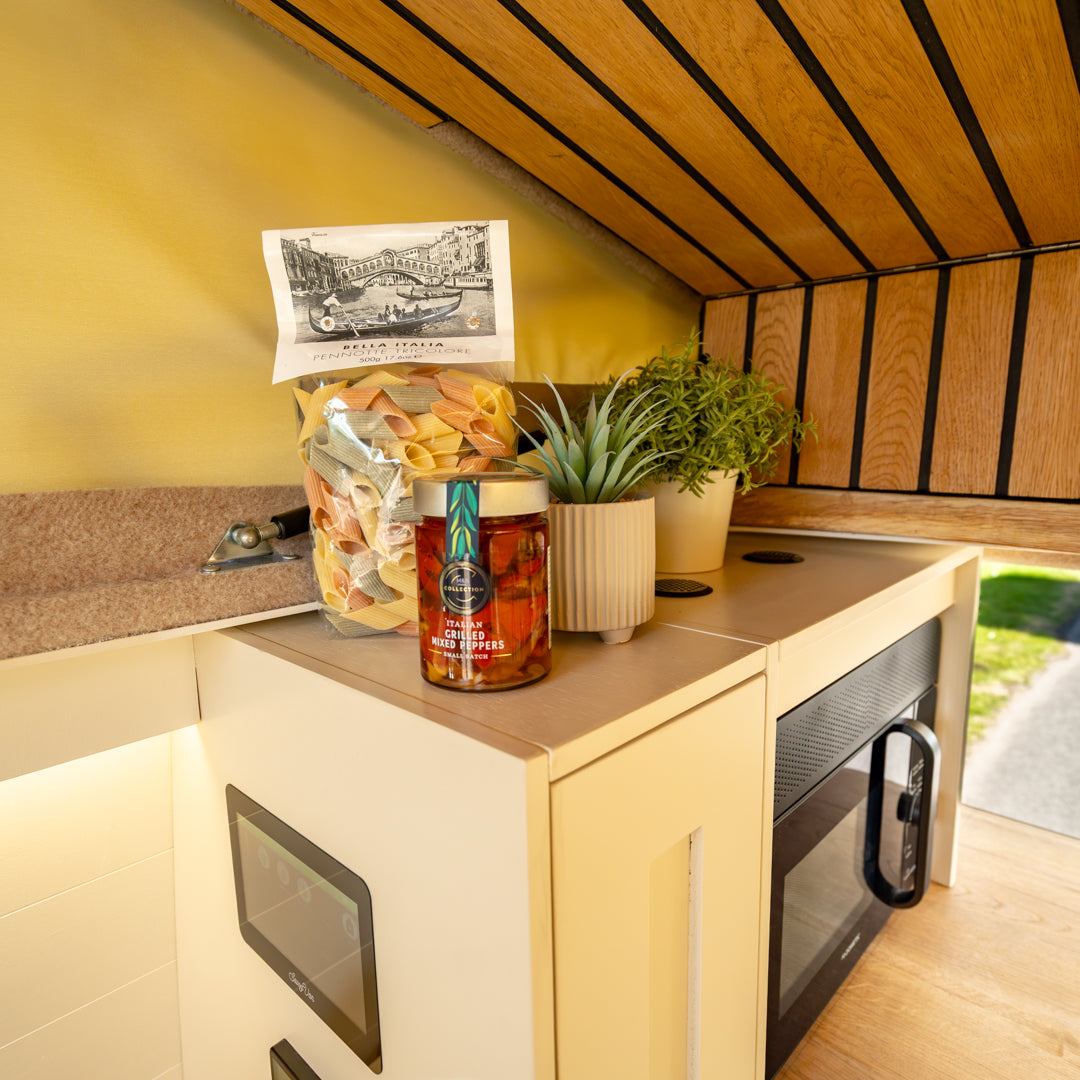 Lucy: Automatic Off-Grid 4 berth Campervan