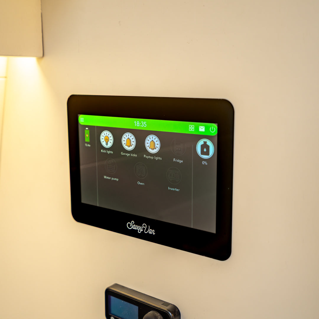 Lucy: Automatic Off-Grid 4 berth Campervan