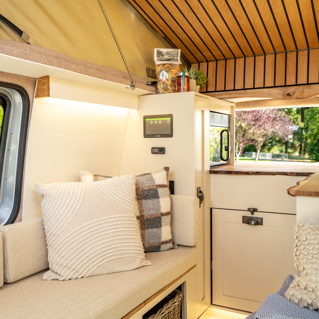 Lucy: Automatic Off-Grid 4 berth Campervan