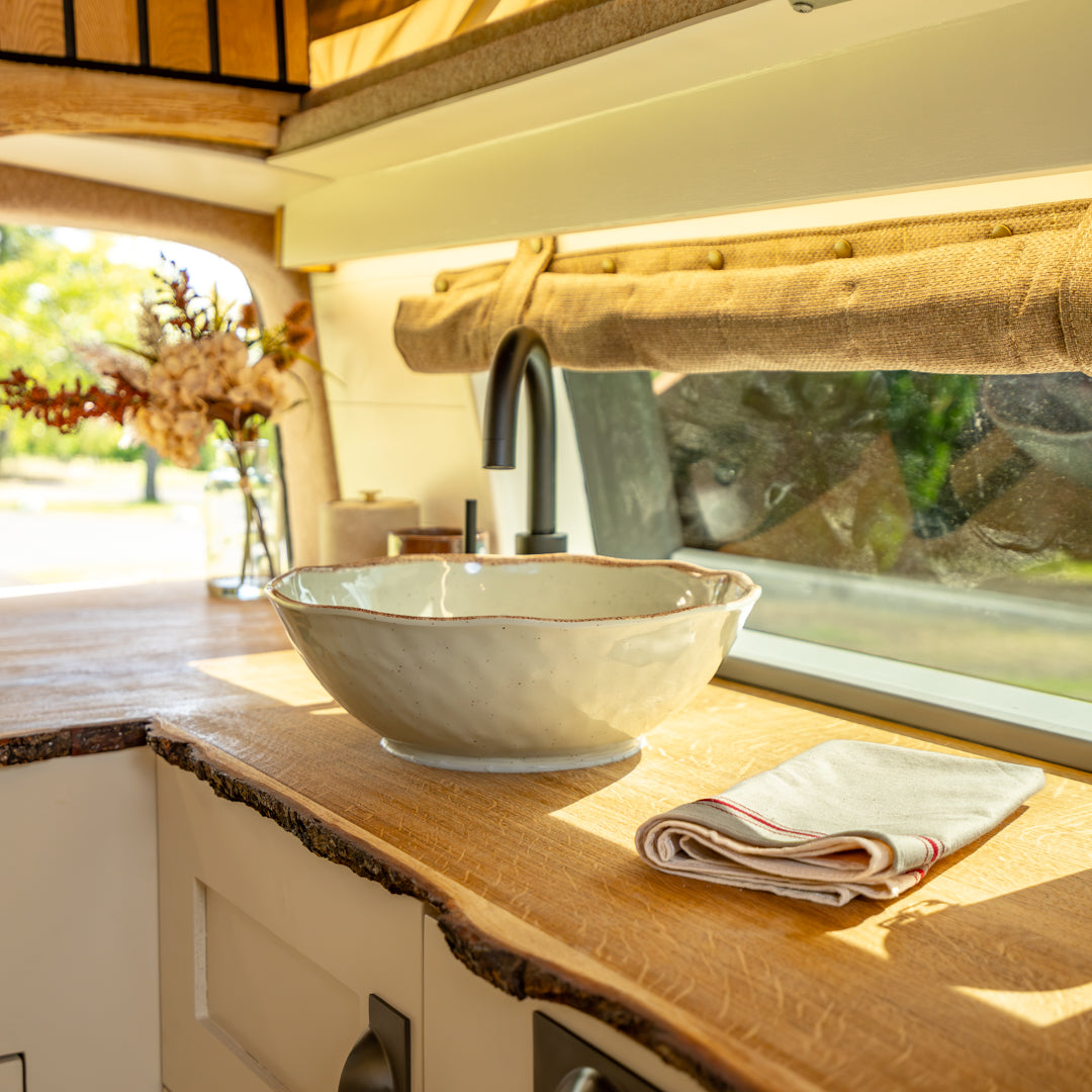 Lucy: Automatic Off-Grid 4 berth Campervan