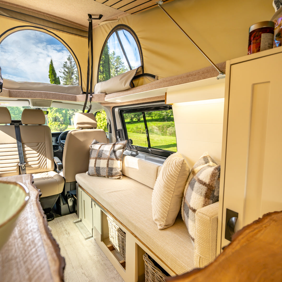 Lucy: Automatic Off-Grid 4 berth Campervan