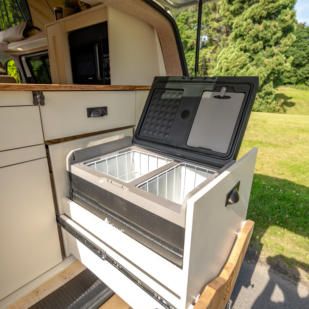 Lucy: Automatic Off-Grid 4 berth Campervan