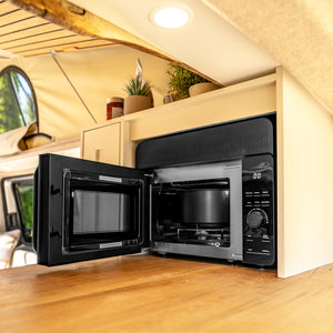 Lucy: Automatic Off-Grid 4 berth Campervan