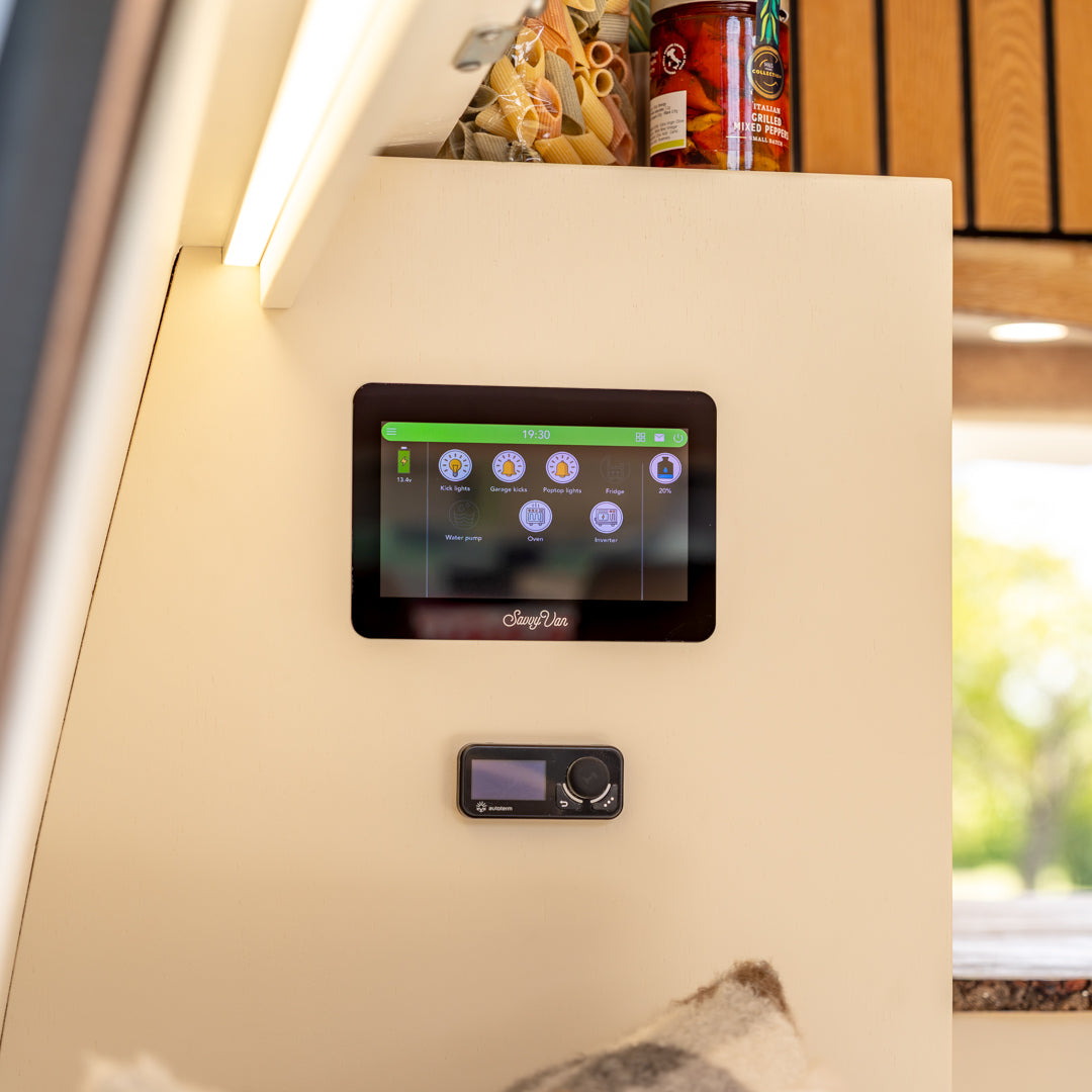 Lucy: Automatic Off-Grid 4 berth Campervan
