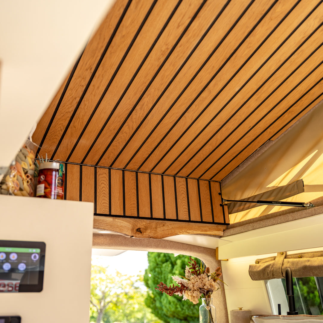 Lucy: Automatic Off-Grid 4 berth Campervan
