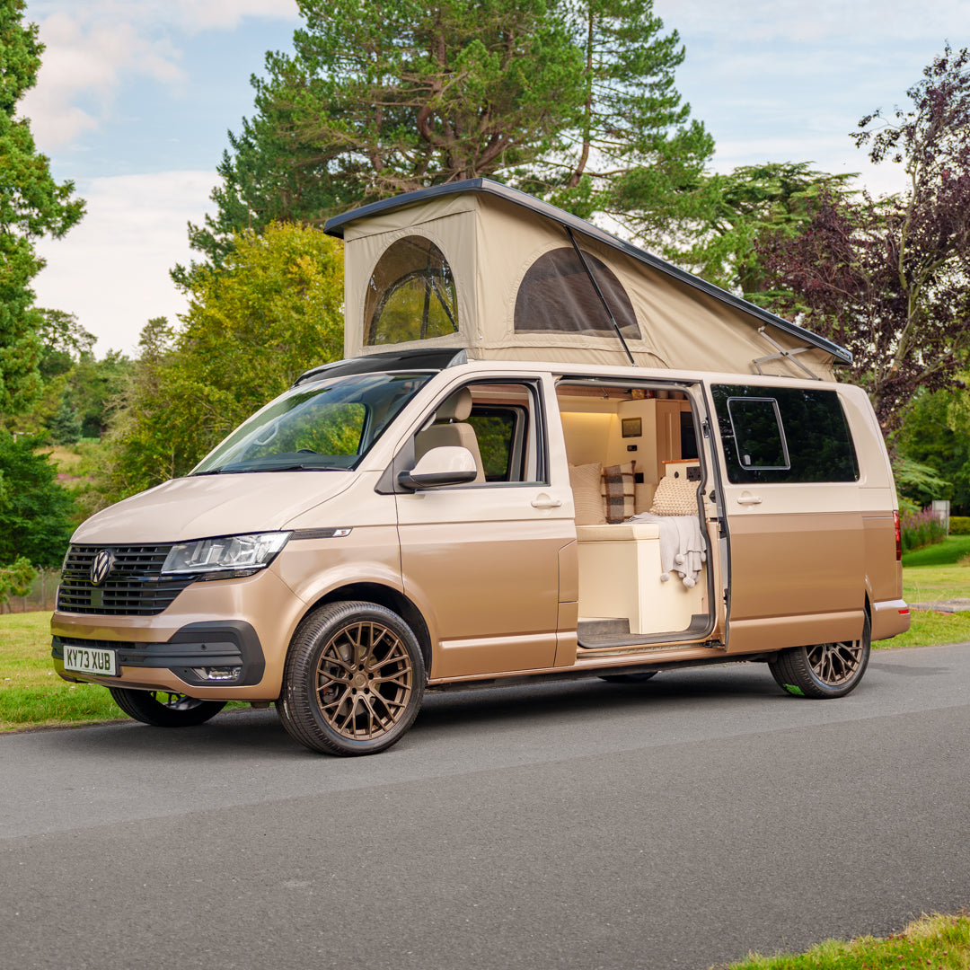 Lucy: Automatic Off-Grid 4 berth Campervan