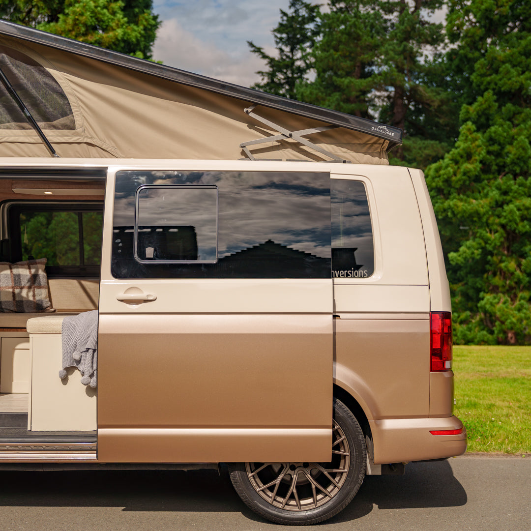 Lucy: Automatic Off-Grid 4 berth Campervan