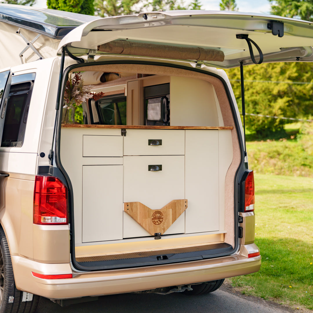 Lucy: Automatic Off-Grid 4 berth Campervan