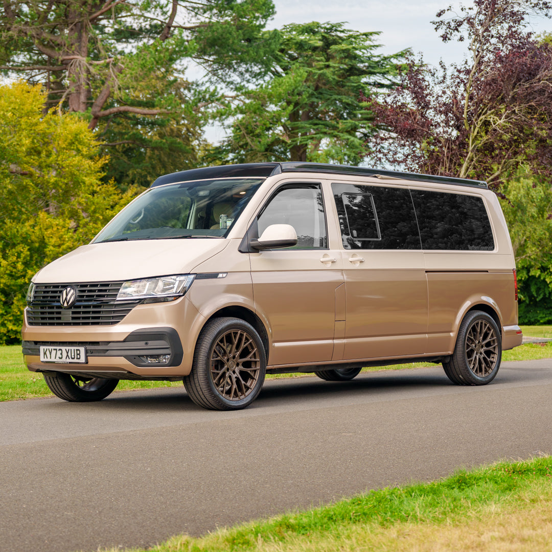 Lucy: Automatic Off-Grid 4 berth Campervan