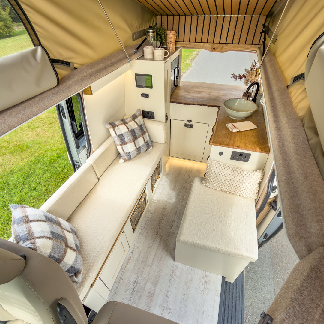 Lucy: Automatic Off-Grid 4 berth Campervan