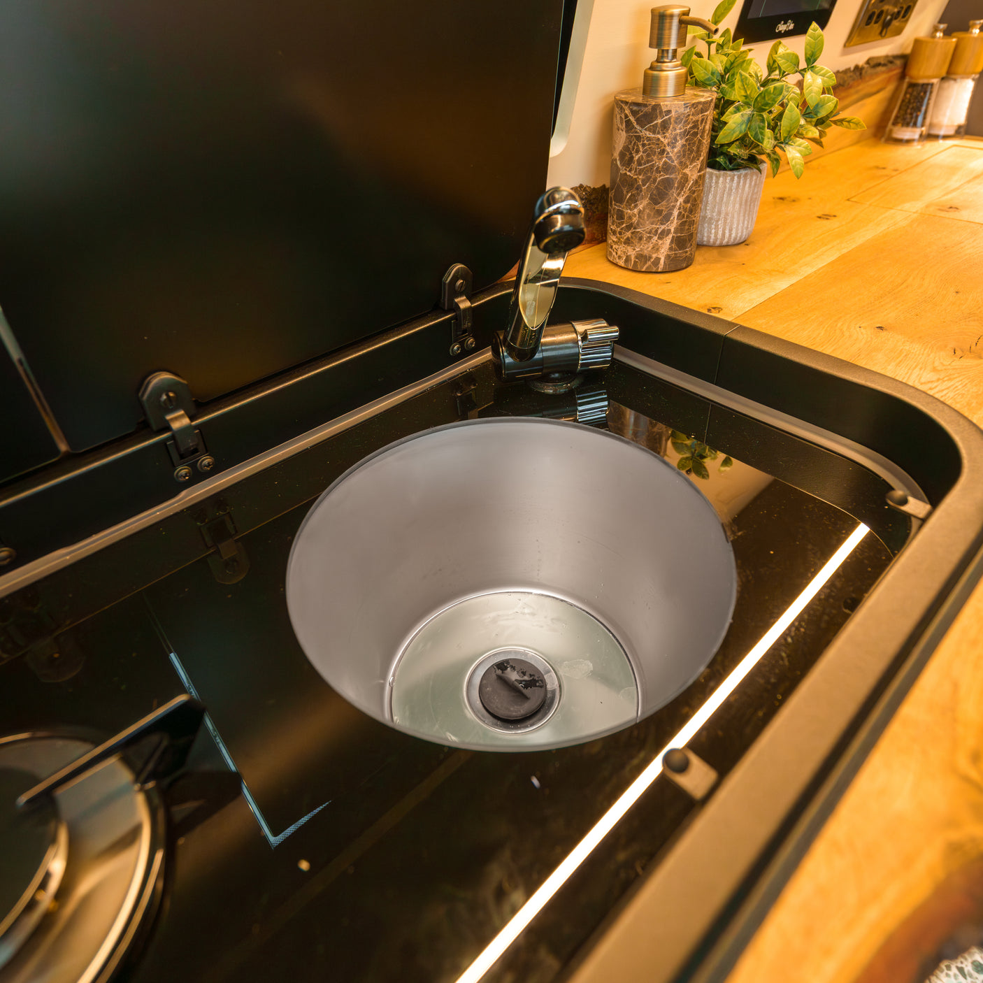 Natalie: Automatic 4 berth Campervan