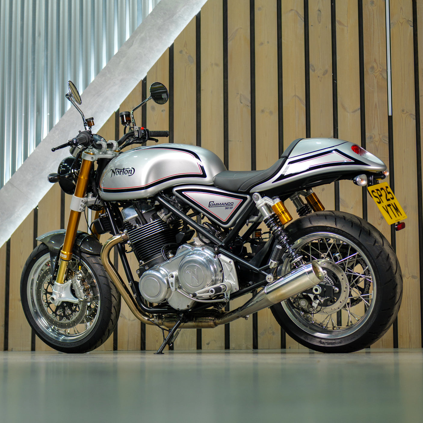 Stunning 2025 Norton Commando 961 SF
