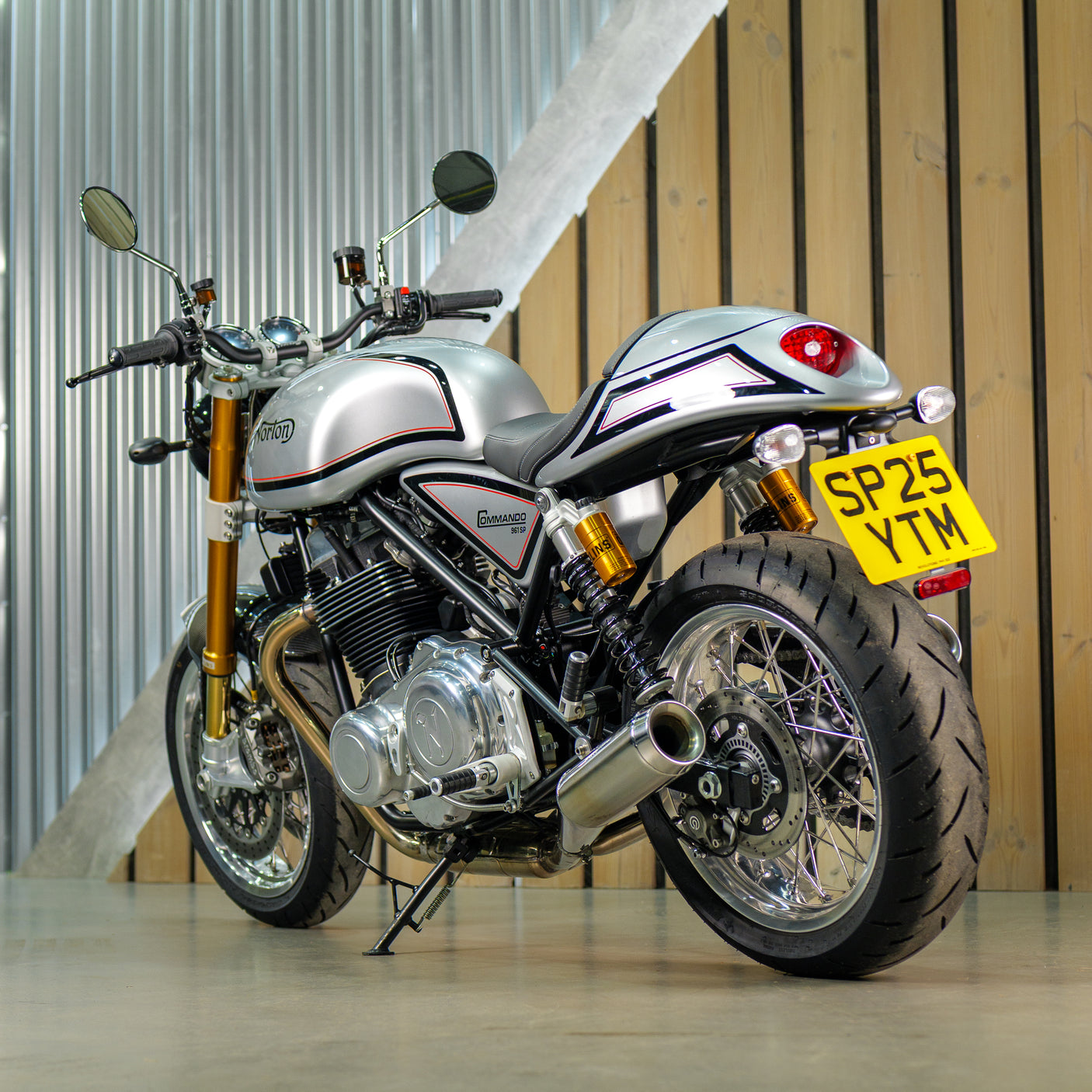 Stunning 2025 Norton Commando 961 SF