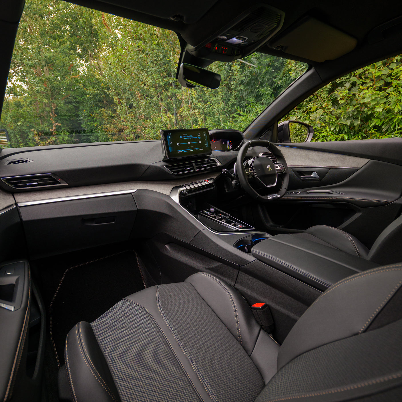2024 Peugeot 5008 - 7 seater SUV + £2000 cash