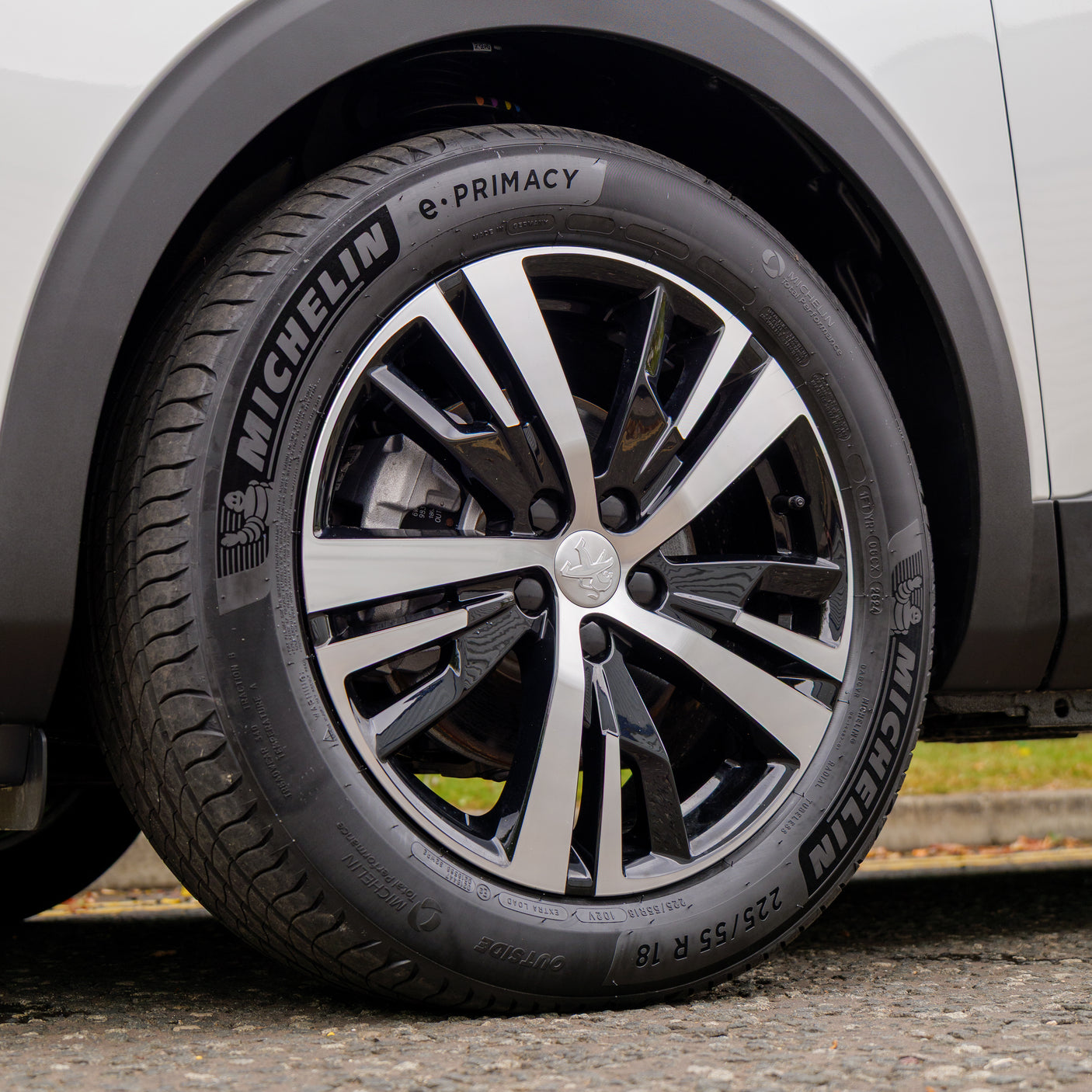 2024 Peugeot 5008 - 7 seater SUV + £2000 cash