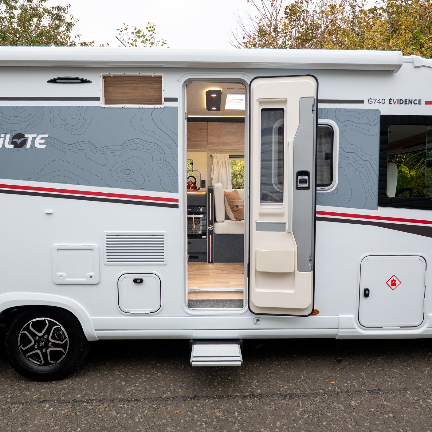 Brand new Automatic Pilote A Class Motorhome