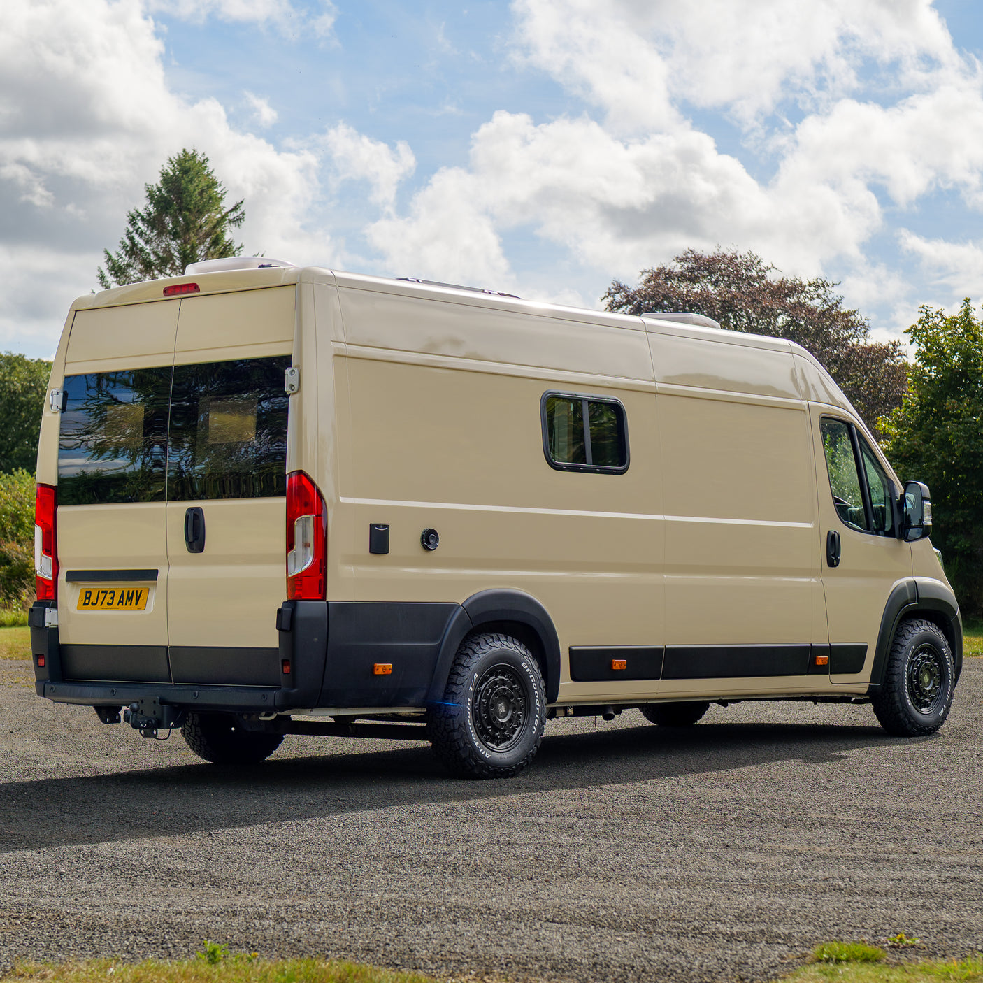 Polly - Fully Off Grid Super Lux 3 berth Campervan + £10,000
