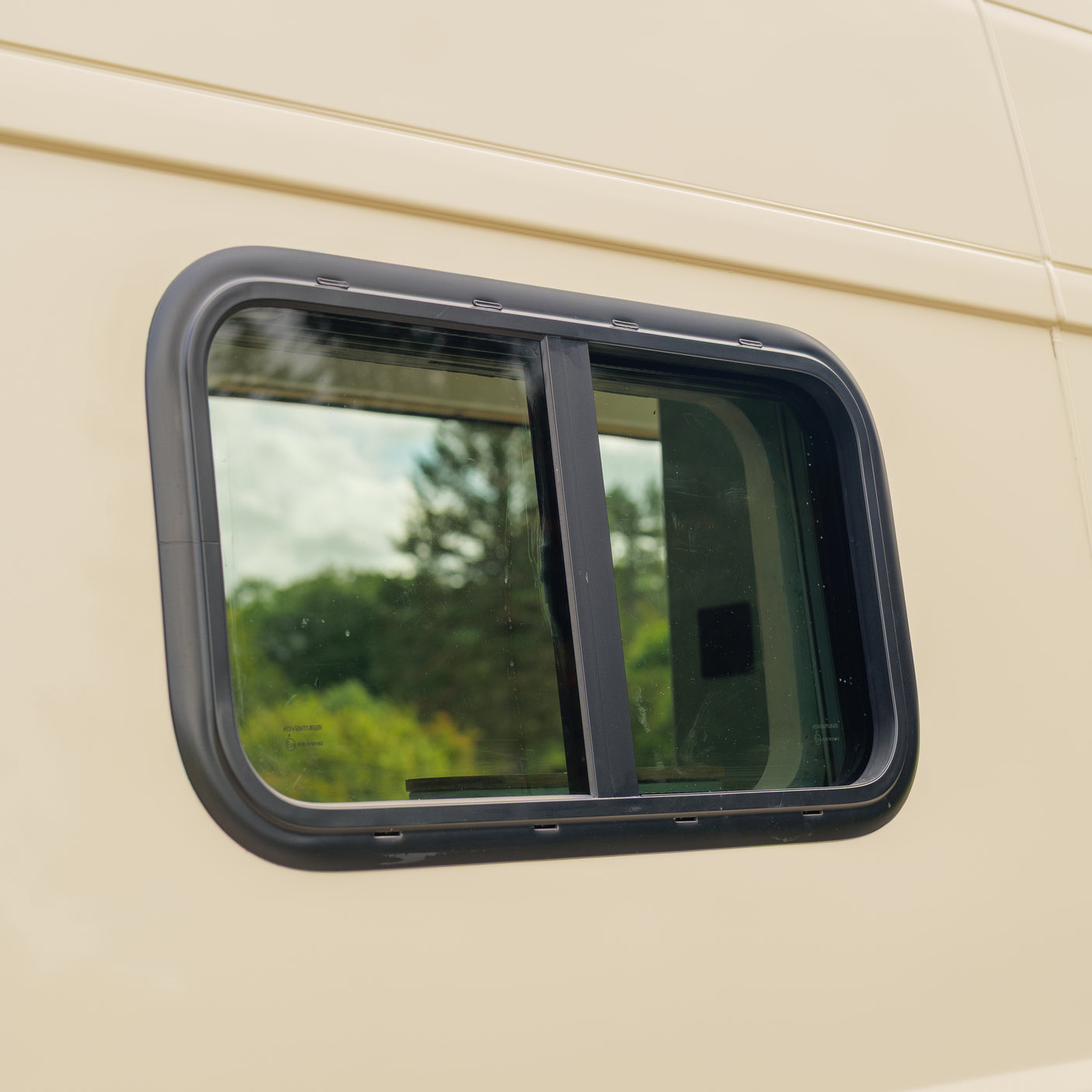 Polly - Fully Off Grid Super Lux 3 berth Campervan + £10,000