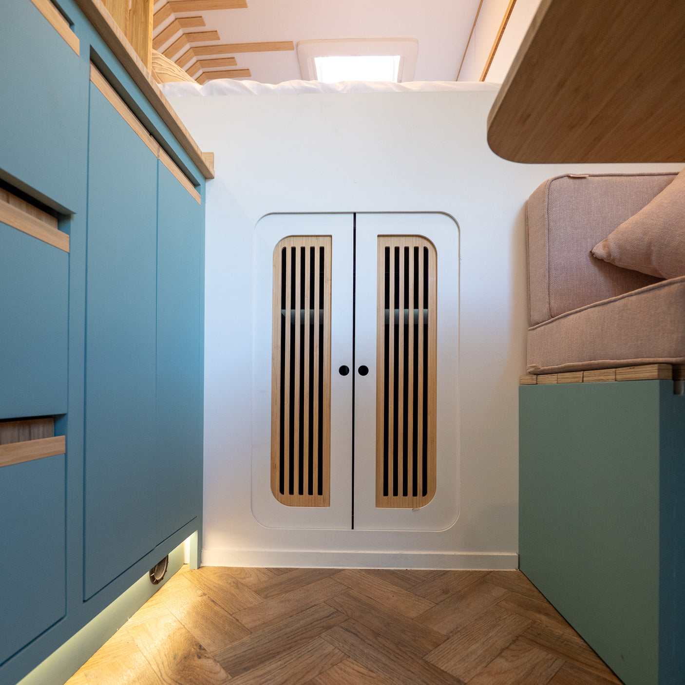 Polly - Fully Off Grid Super Lux 3 berth Campervan + £10,000