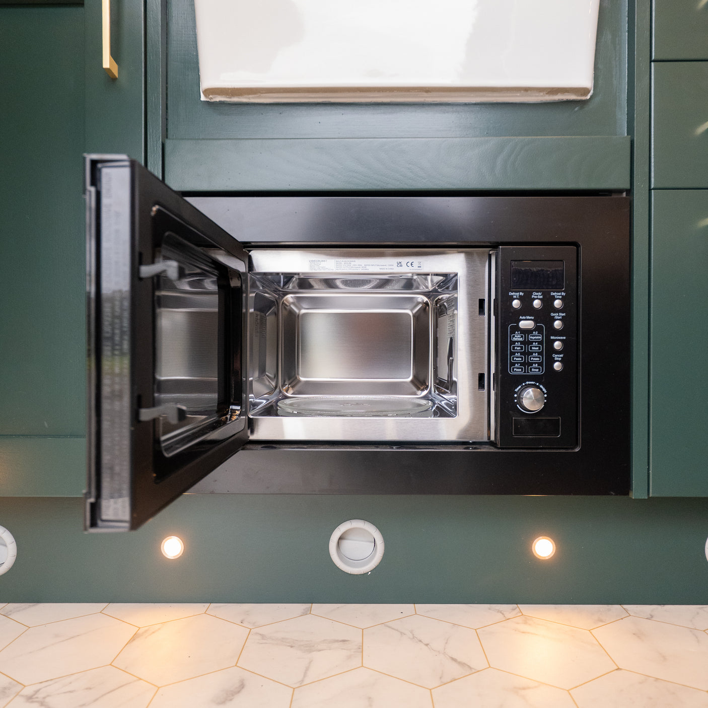 Rebecca - Stunning 3 Berth Off-Grid Camper