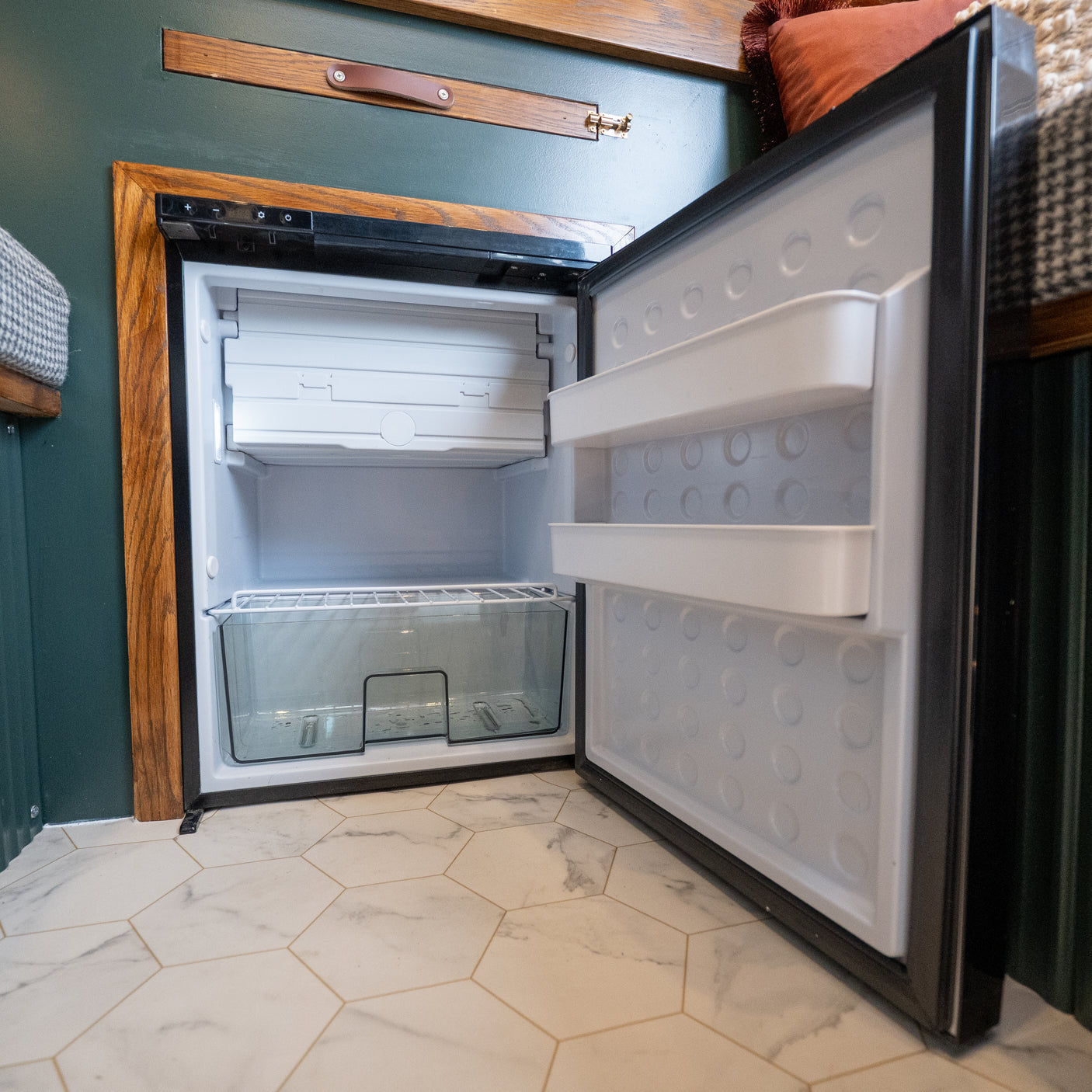 Rebecca - Stunning 3 Berth Off-Grid Camper