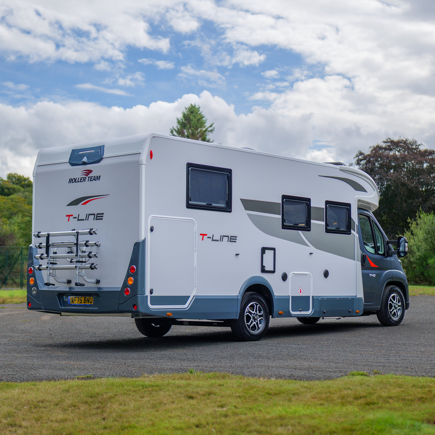 BRAND NEW: 4 berth Automatic Roller Team T-Line 740 + £10,000