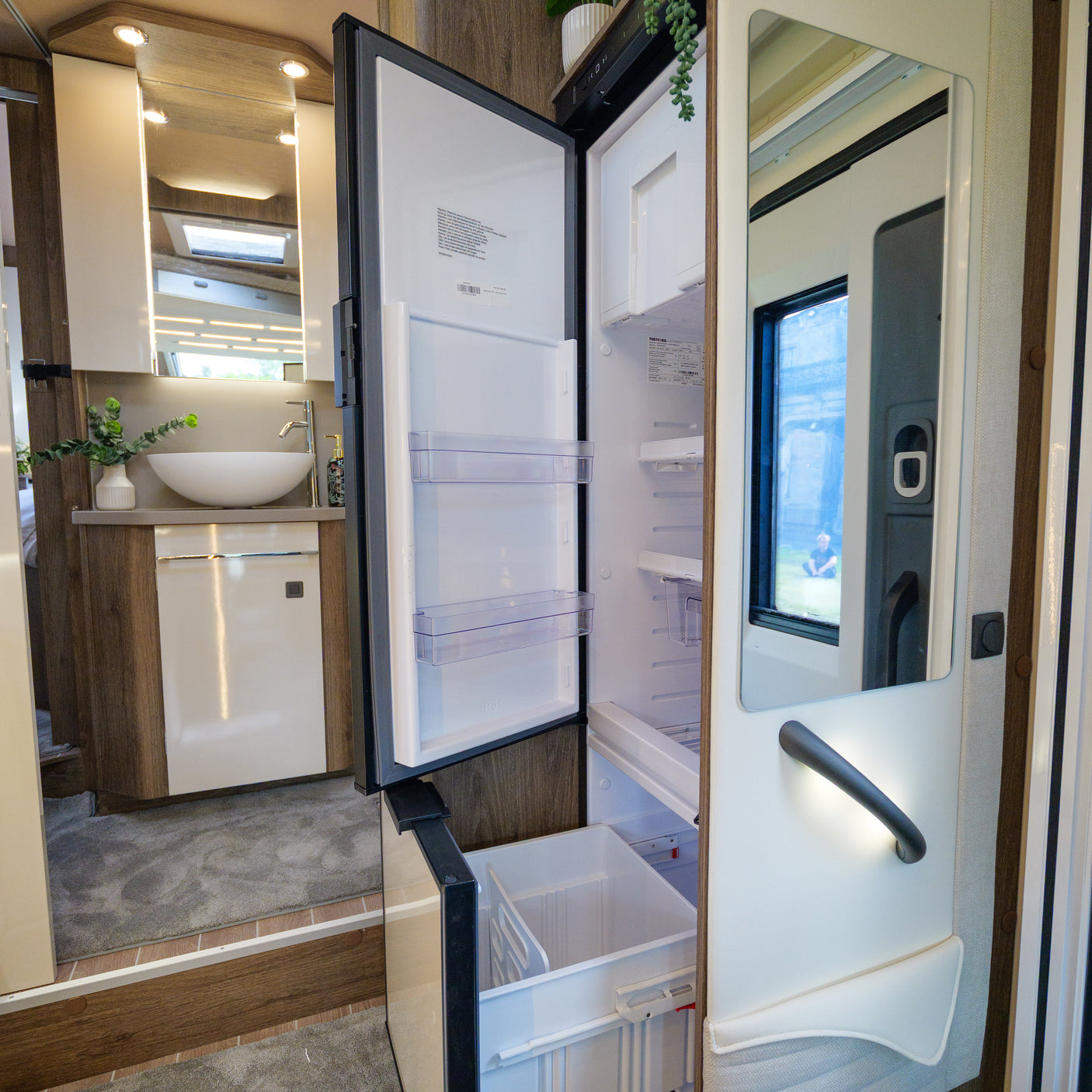 BRAND NEW: 4 berth Automatic Roller Team T-Line 740 + £10,000