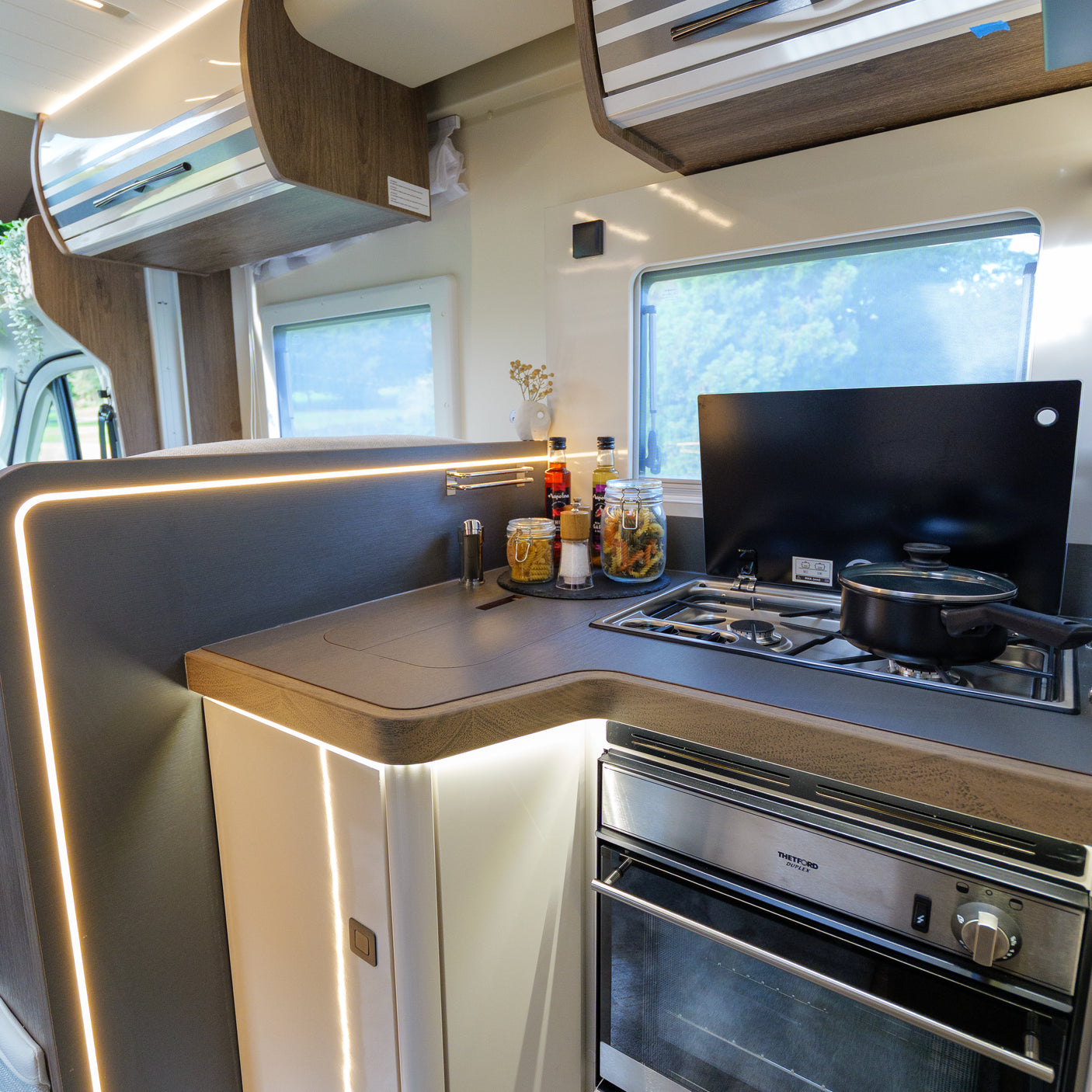 BRAND NEW: 4 berth Automatic Roller Team T-Line 740 + £10,000