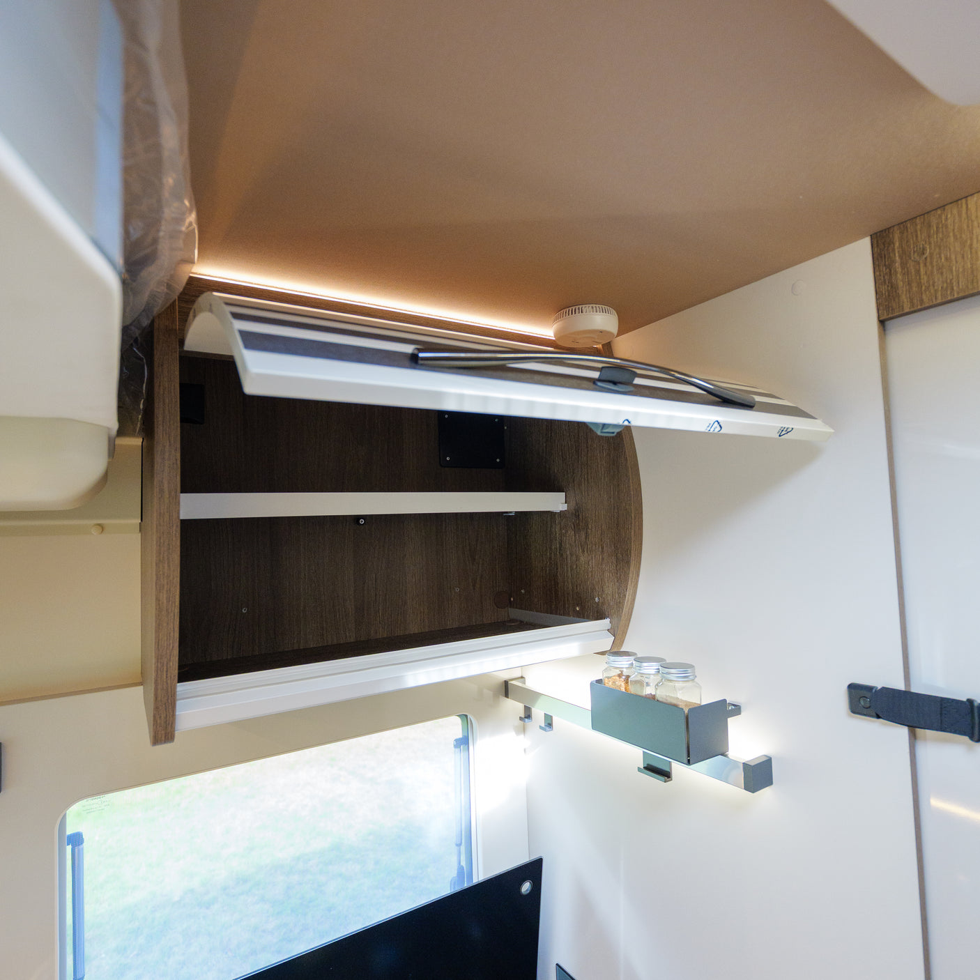 BRAND NEW: 4 berth Automatic Roller Team T-Line 740 + £10,000