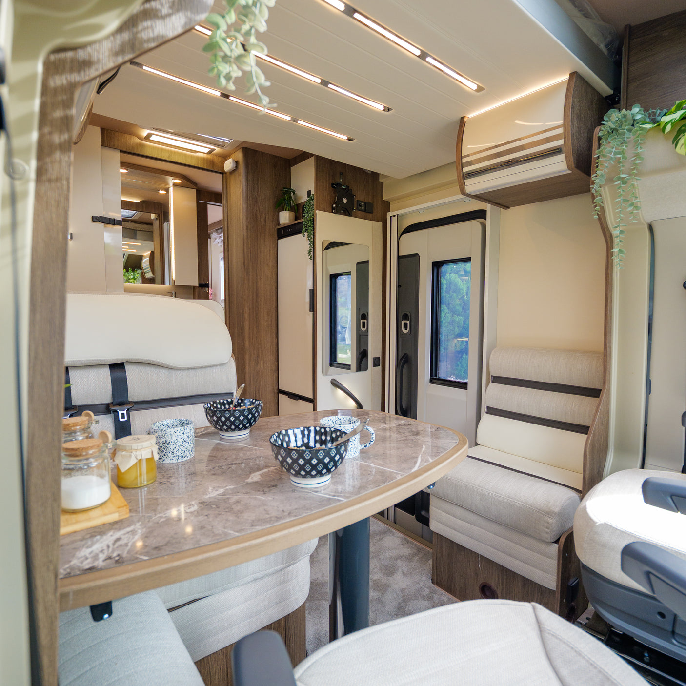 BRAND NEW: 4 berth Automatic Roller Team T-Line 740 + £10,000