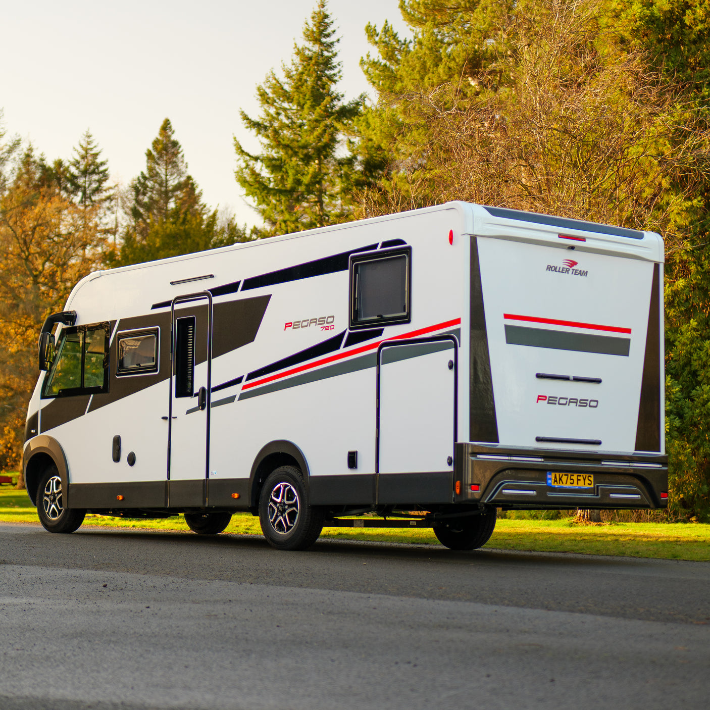 BRAND NEW: 4 berth Automatic Roller Team Pegaso 750