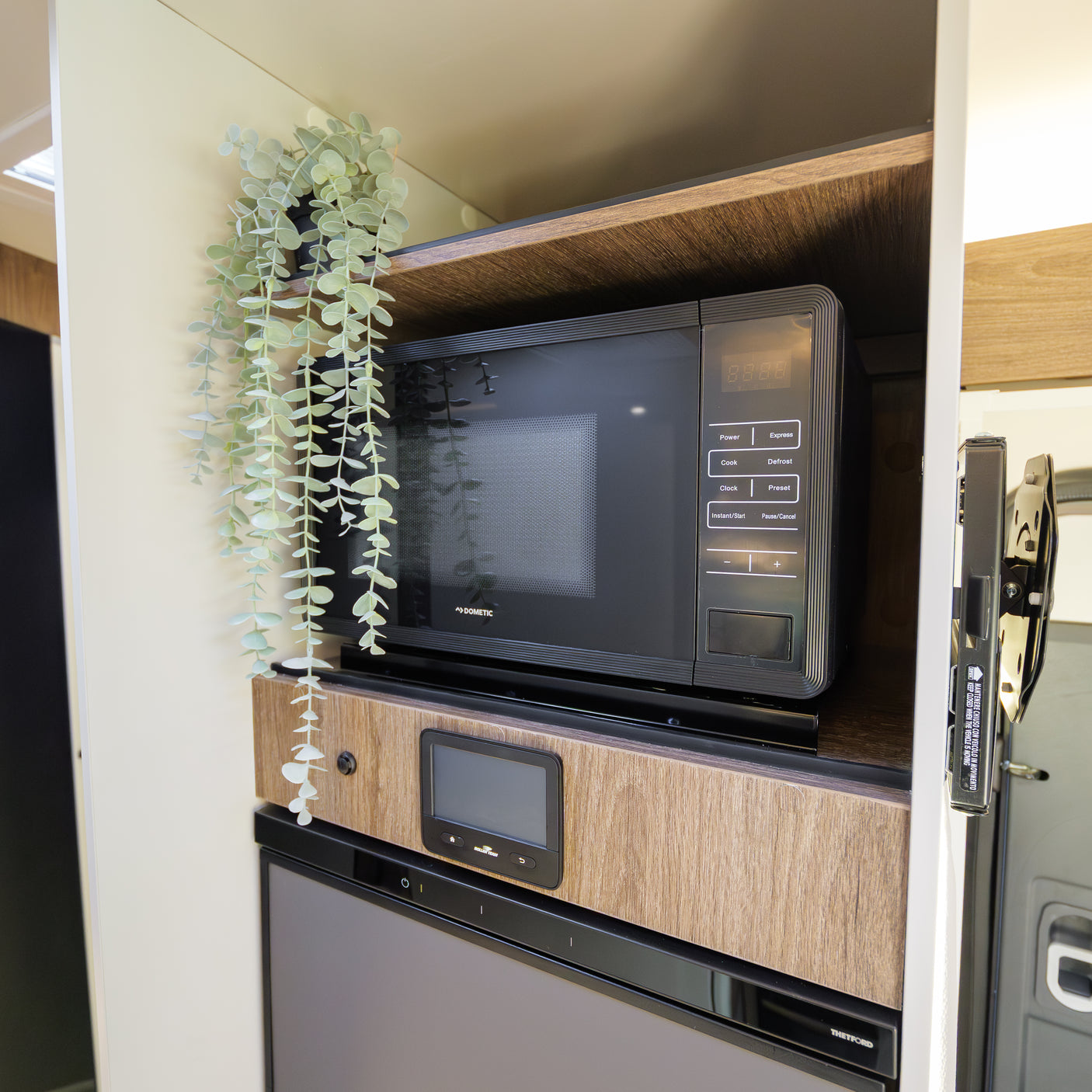 BRAND NEW: 4 berth Automatic Roller Team Pegaso 750