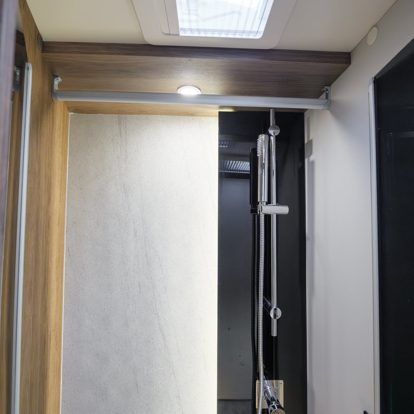 BRAND NEW: 4 berth Automatic Roller Team Pegaso 750