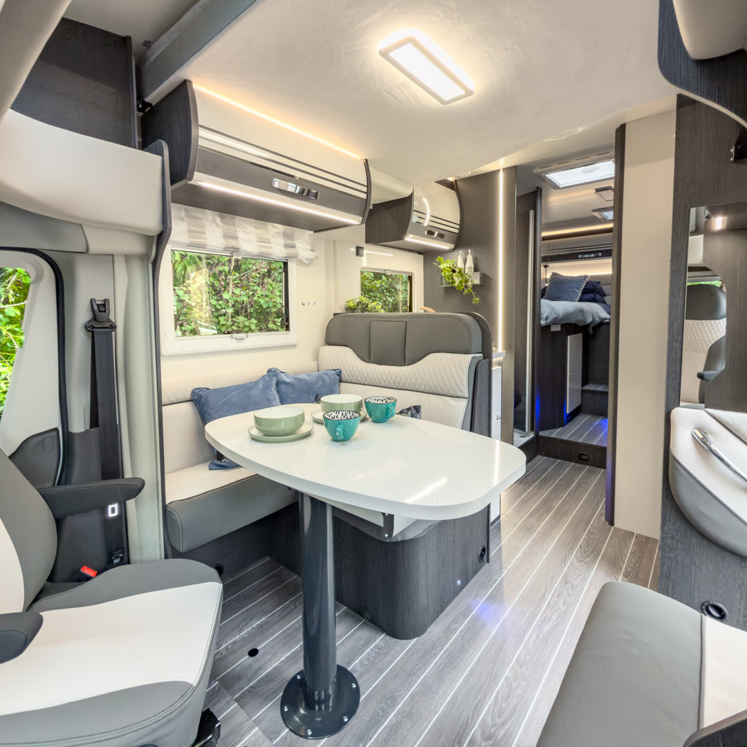 BRAND NEW 4 berth Roller Team Zefiro 685
