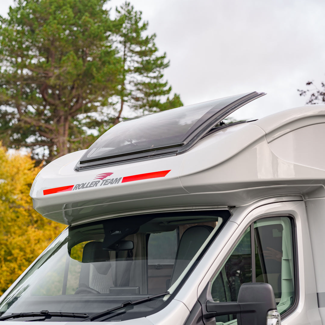 BRAND NEW 4 berth Roller Team Zefiro 685