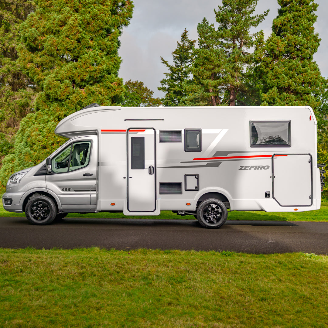 BRAND NEW 4 berth Roller Team Zefiro 685